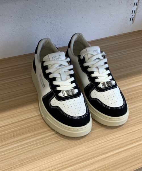 EPT COURT-BLACK WHITE