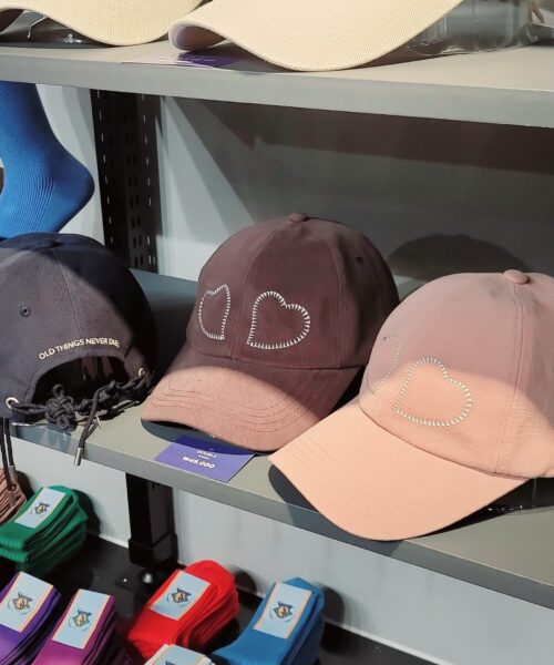 ONGO OLDTHINGS NEVER DIE DOUBLE HEART KNOT CAP-3col