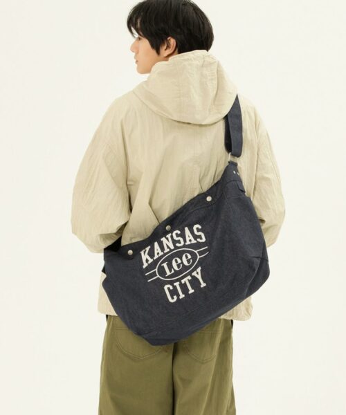 Alternative view of Lee Kansas City Cotton Messenger Bag-2col