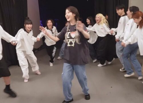 Alternative view of OPEN YY I LOVE YY BOX TEE-2col (IU同款)