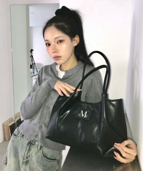 MUCENT EPEE MIDDLE STITCH LEATHER TOTE BAG