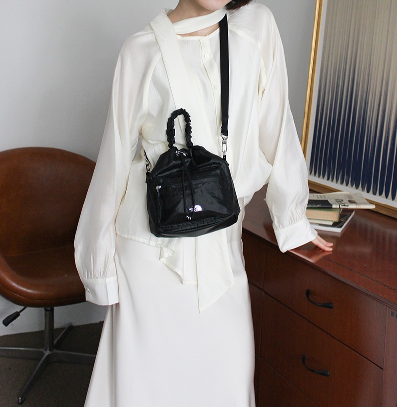 THE NORTH FACE G'S BONNEY BUCKET BAG-4 colors - Image 2