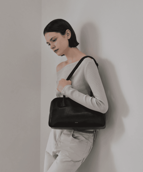 Alternative view of STAND OIL MOMO BAG LARGE-3 colors