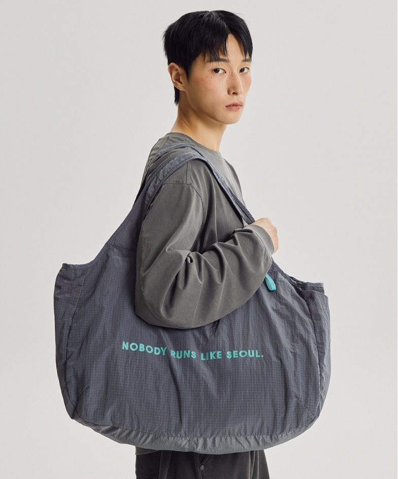NEW BALANCE SEOUL EXCLUSIVE CARRIER BAG-3 colors - Image 2