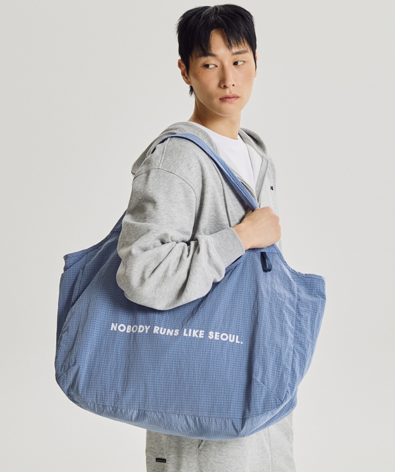 NEW BALANCE SEOUL EXCLUSIVE CARRIER BAG-3 colors - Image 4