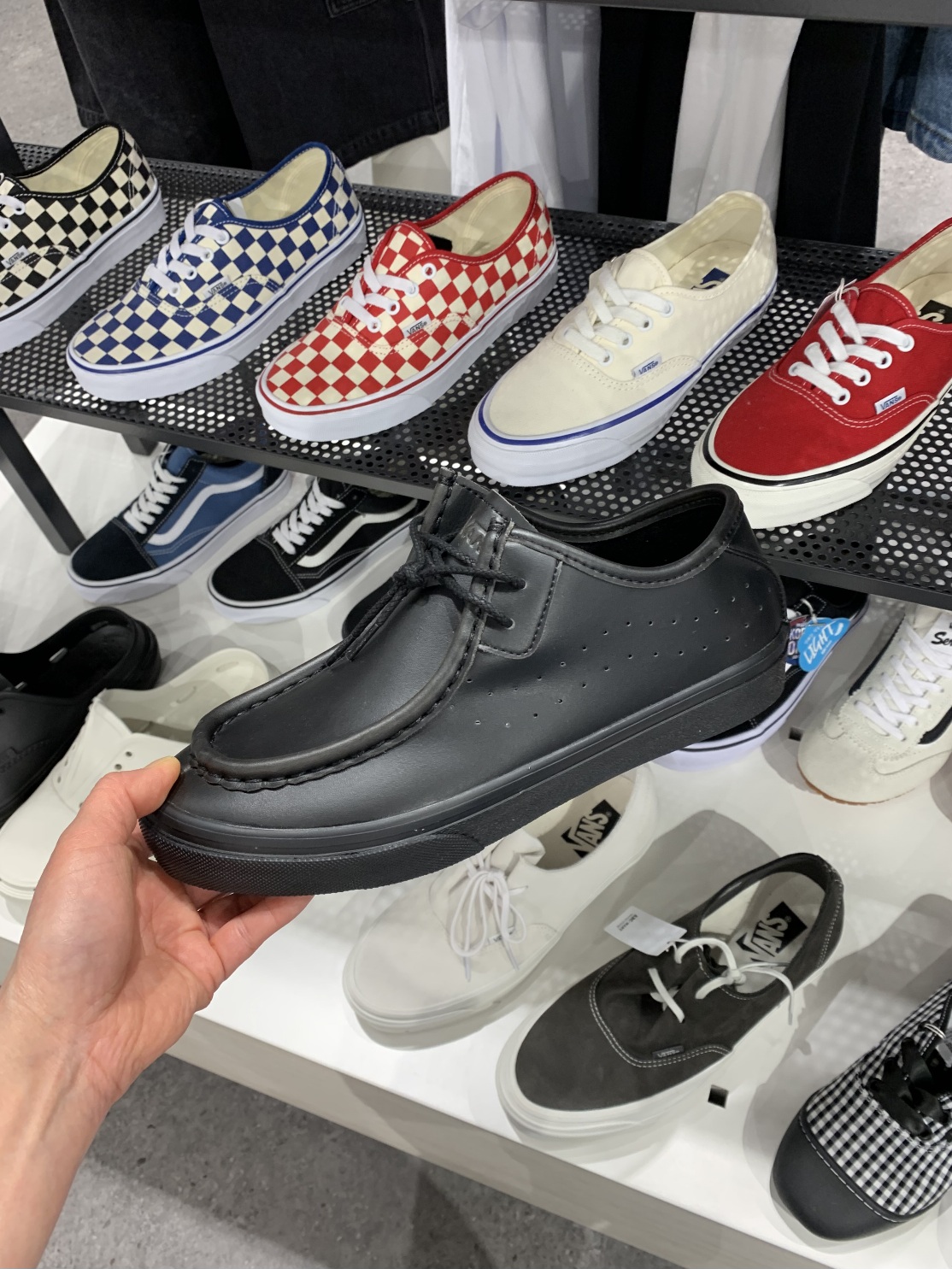 VANS CARVER LO-BLACK