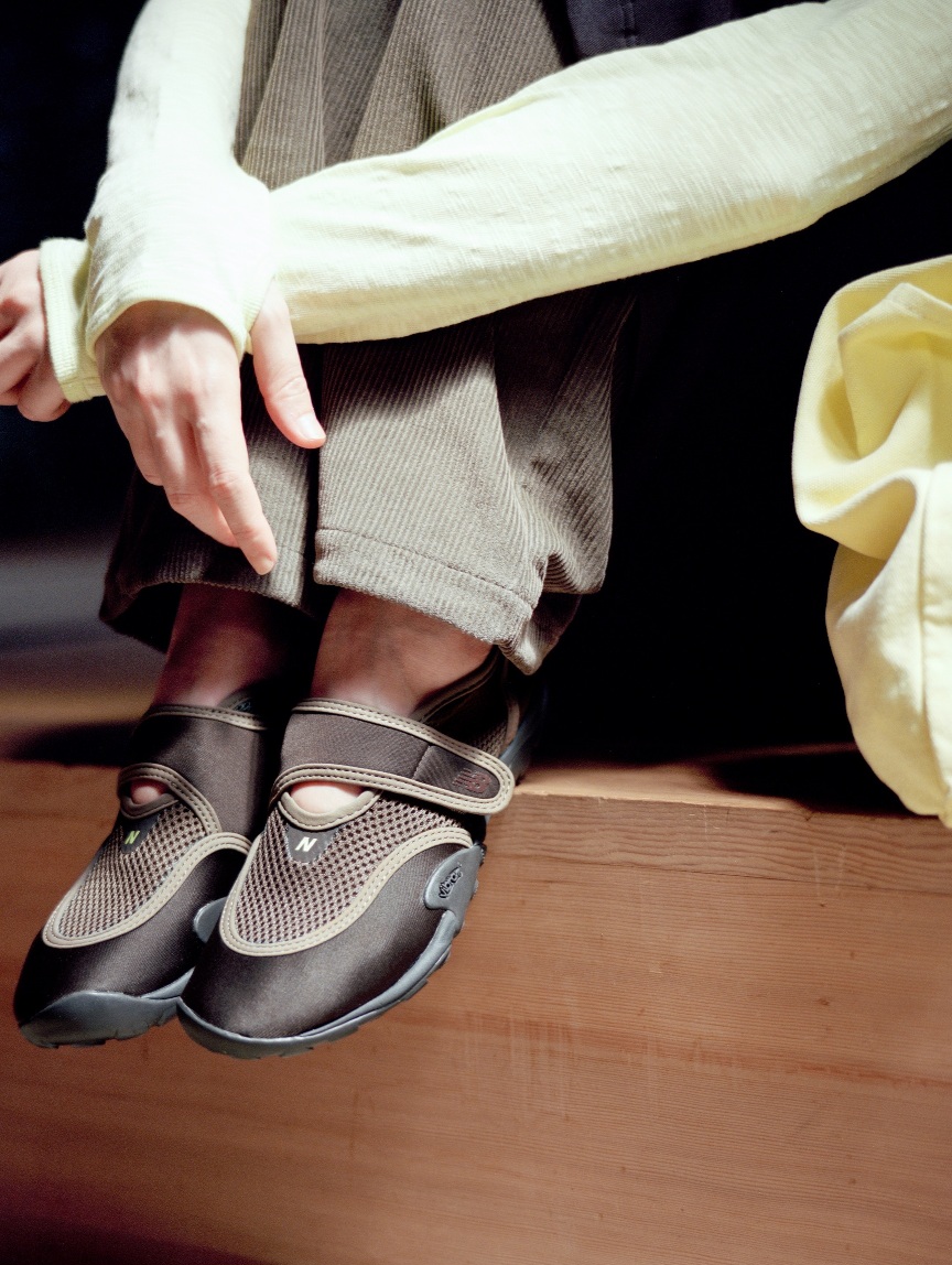 NEW BALANCE X SUNLOVETOUR MT2-Brown color - Image 5